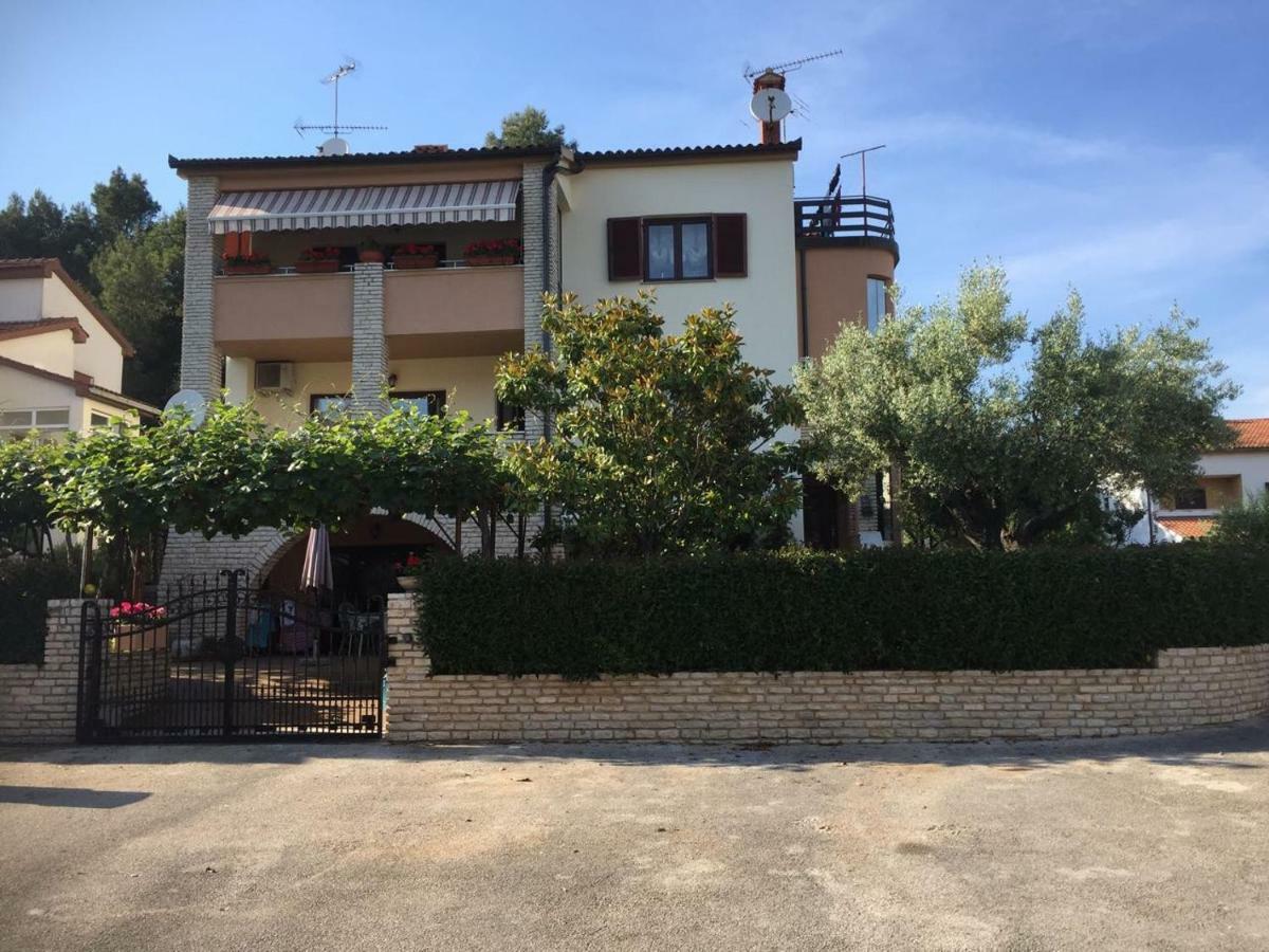 Apartman Alberta Poreč Buitenkant foto